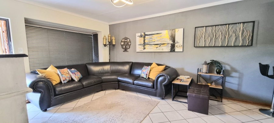 3 Bedroom Property for Sale in Langenhovenpark Free State